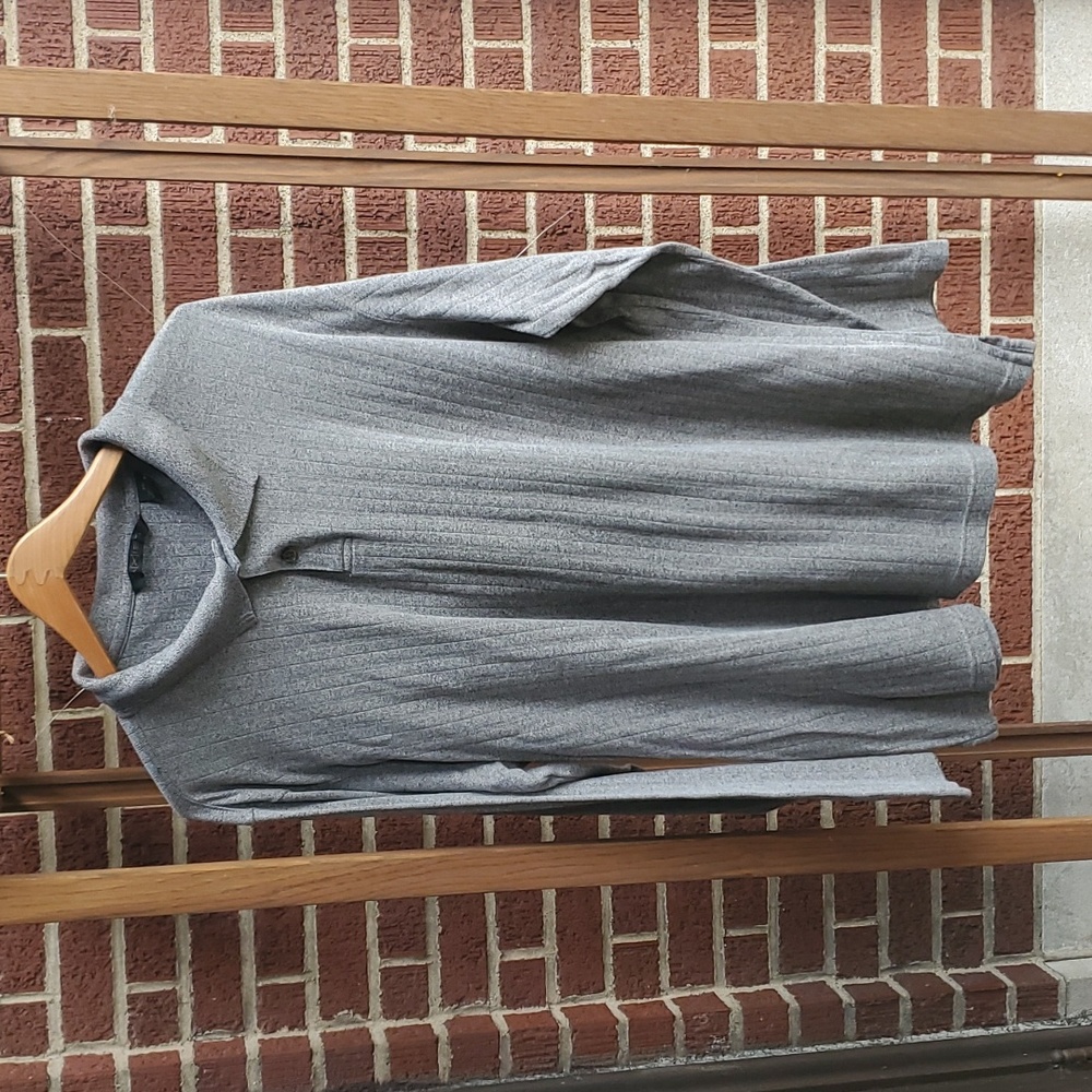Axist Top